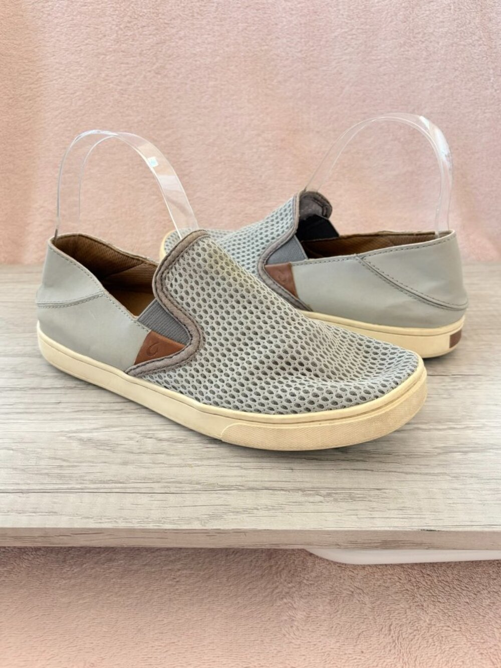 Olukai Pehuea Gray Mesh Fabric & Rubber Slip On Sneaker Flat Loafer 7.5